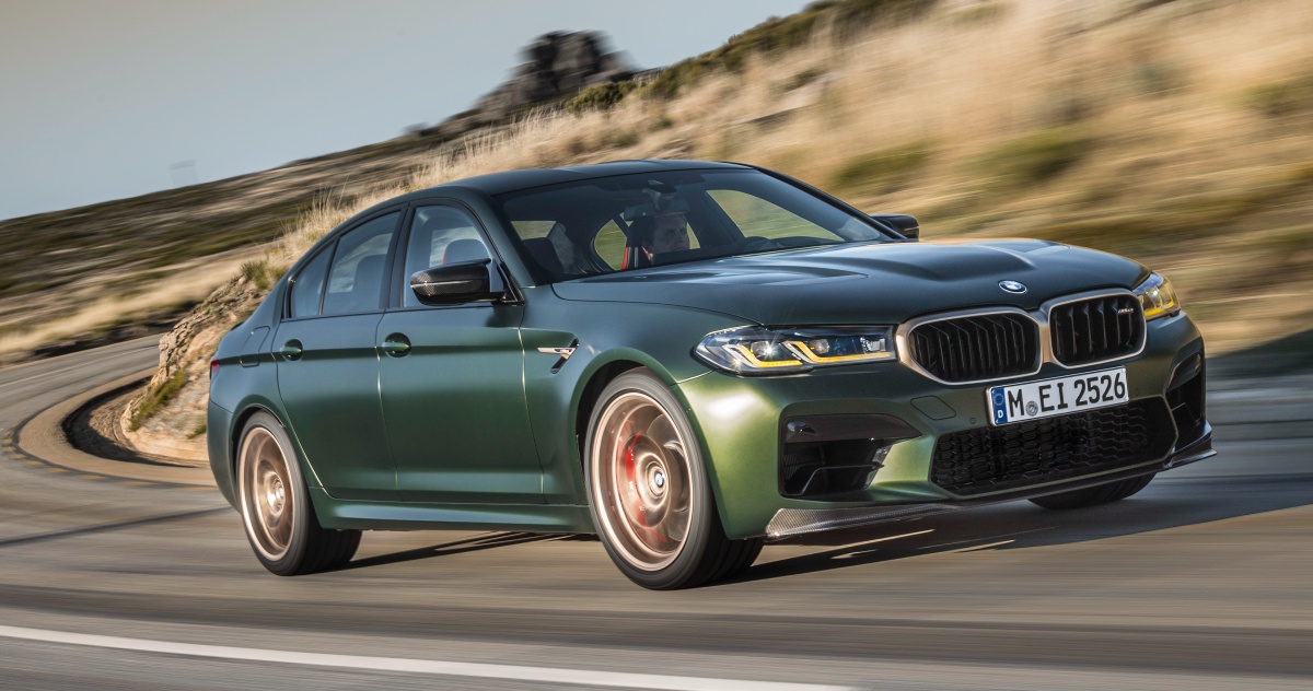 고성능으로 무장한 'BMW M5 CS의 제로백'이 '3.0초'로 '테슬라 모델 S 기본형'과 '비슷'한 수준.