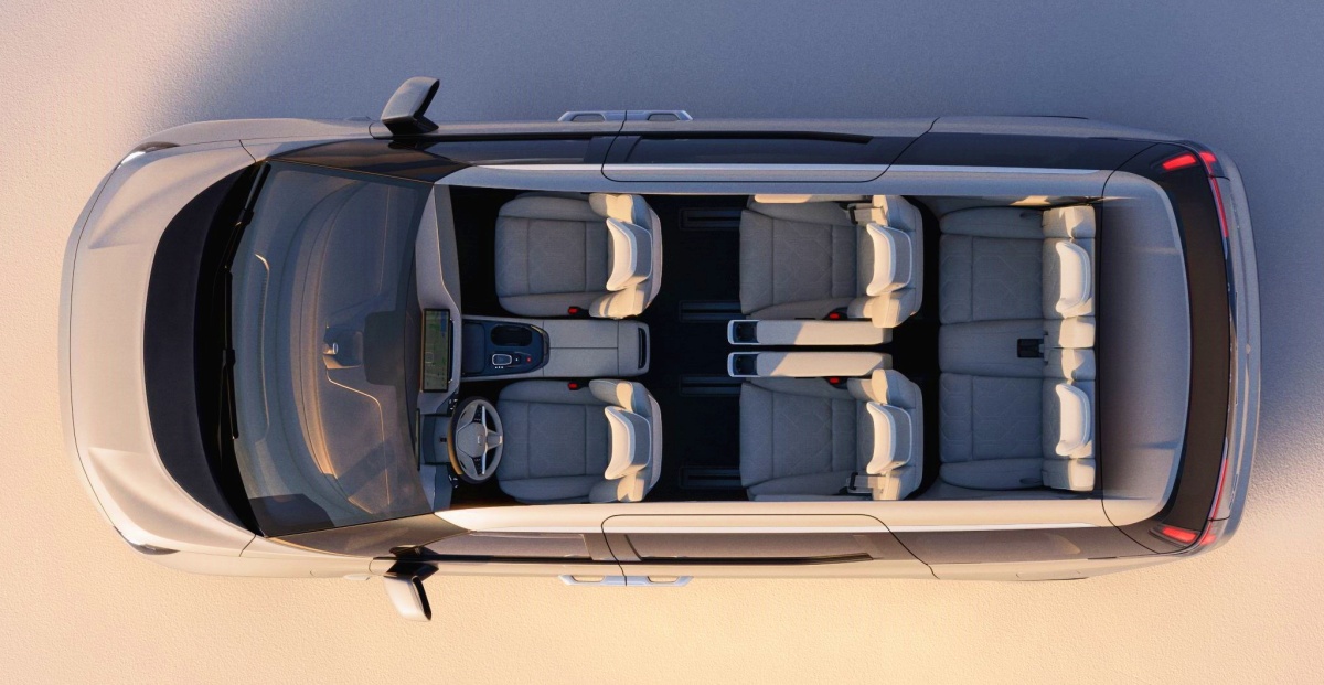 볼보는 전동화에 적극적인 브랜드 중 하나입니다. 준중형급 SUV XC40 리차지와 C40 리차지에 이어 대형 SUV EX90과 소형 SUV EX30을 내놓으며 전기차 라인업을 확대하고 있죠.