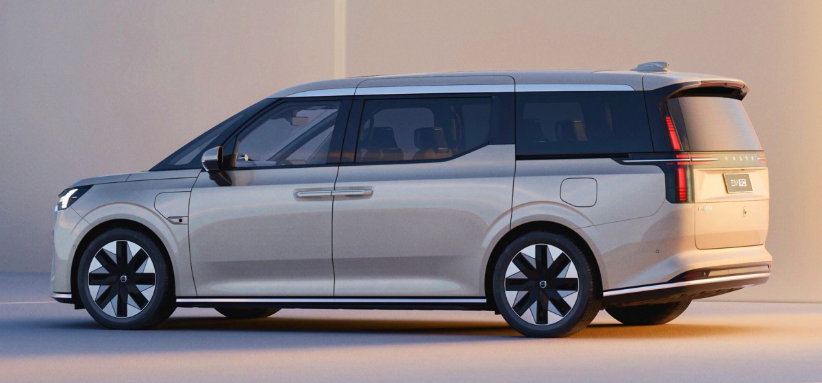 볼보에서 선보인 전기 미니밴으로 성능과 고급성 둘 다 만족시키는 모델이다.