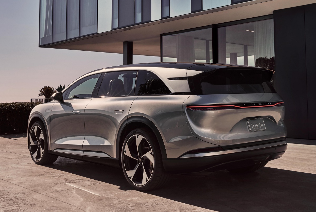 테슬라 사냥꾼 등장! 마라토너 뺨치는 전기 SUV, 루시드 그래비티 | KB의 생각