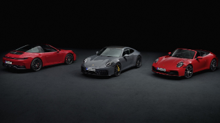 왼쪽부터 '포르쉐' 911 타르가, 카레라 GTS 쿠페, 카레라 카브리올레 차량 이미지이다.