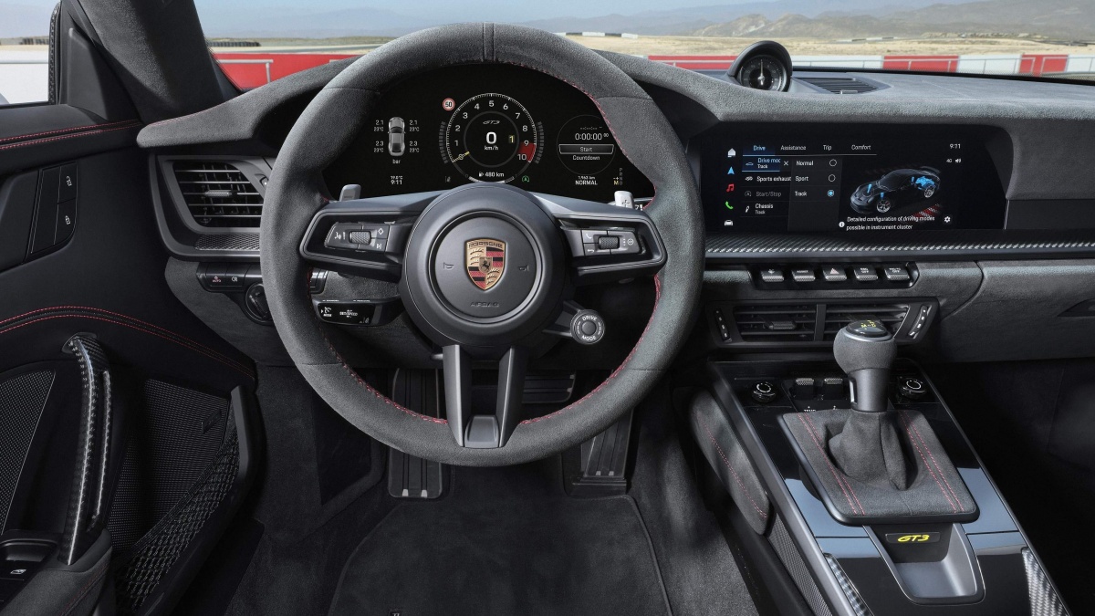 포르쉐 911 GT3의 '내부' '운전석' 사진이다.